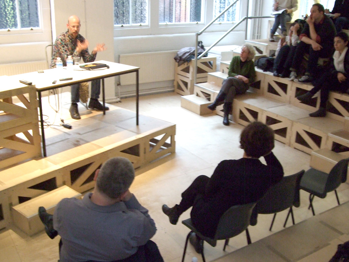 History and critical thinking aa school picture